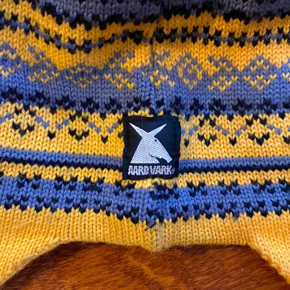 3 FOR $20 Aardvark wool hat - Picture 2 of 5